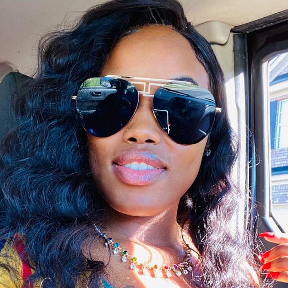 Meet your Posher, Kaditra - Picture 1 of 1